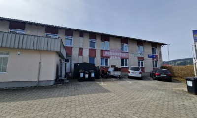 Del poslovno-stanovanjske stavbe s sobami, Dobja vas, Ravne na Koroškem